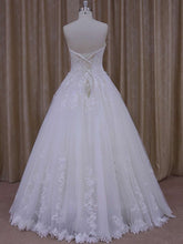 Beautiful Ball Gown Sweetheart Tulle Floor-length Wedding Dresses With Appliques Lace